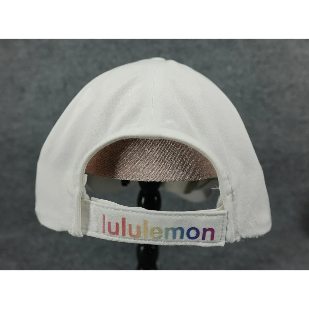 Lululemon Fast and Free Run Hat Unisex OS White Rainbow Reflective‎ Logo